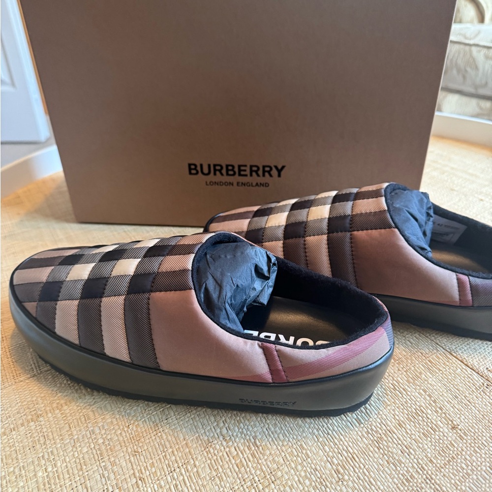 Burberry slippers